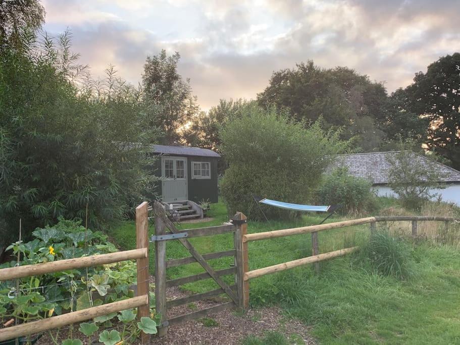 Rushford Shepherd'S Hut Newton Abbot Exterior photo